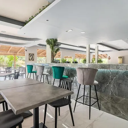 Sotirakis Quadruple Apartment